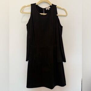 Aritzia (Wilfred) Black Exposed Shoulder Long Sleeve Dress